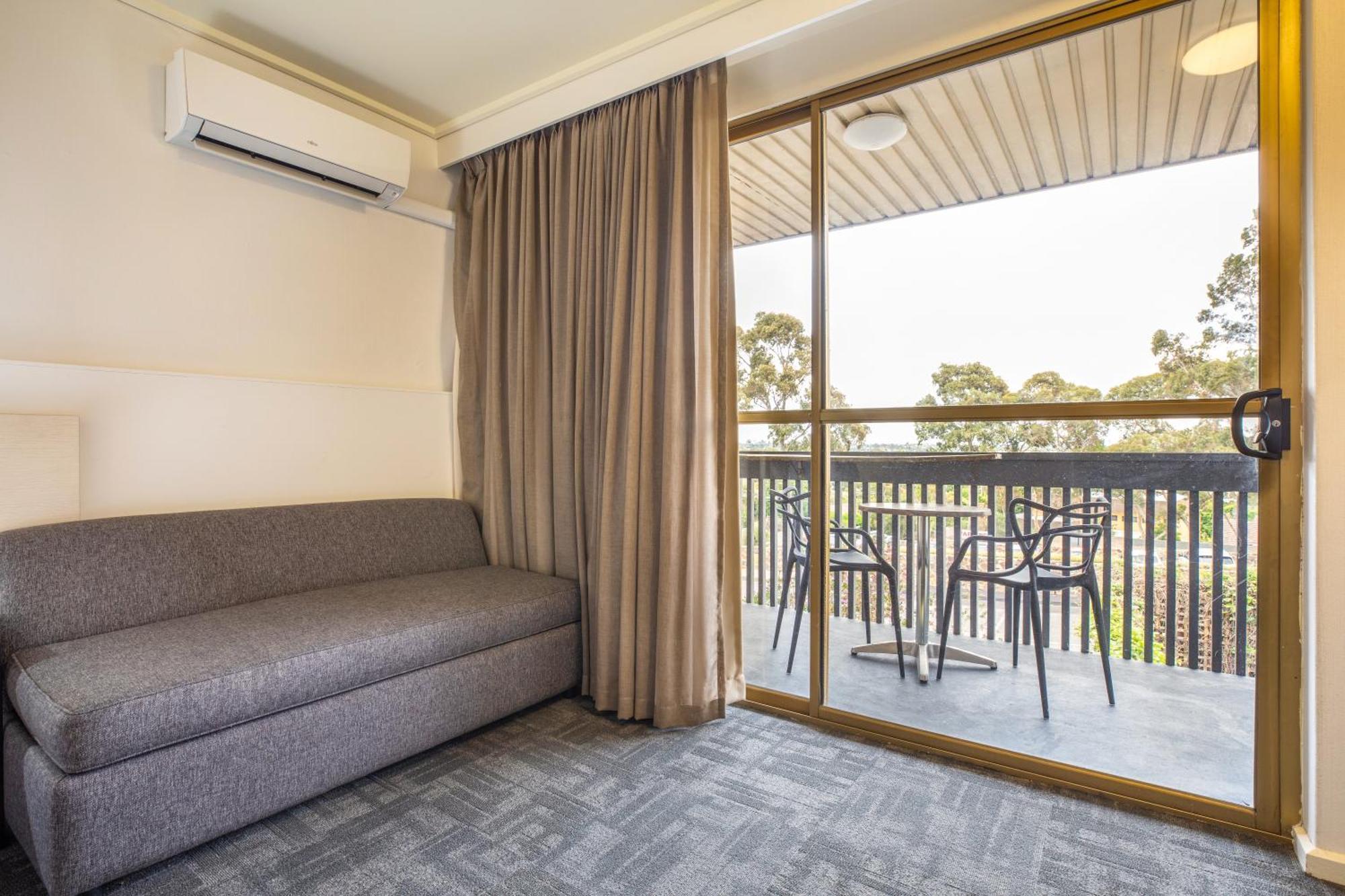 Nightcap At Shoppingtown Hotel Doncaster Bagian luar foto